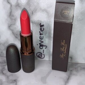 BURMESE KISS BAO BAO WAN LE Matte Lipstick MAC